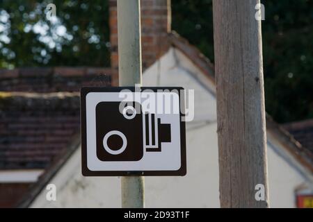 Blitzerkameras-Durchsetzungsschild in Pangbourne, West Berkshire. Stockfoto