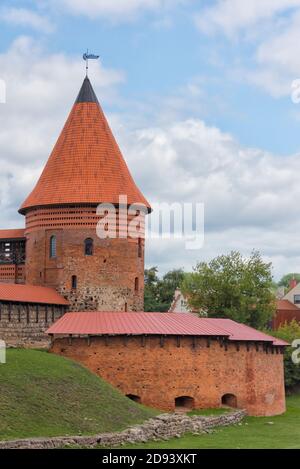 Einziger verbliebener Turm der Kaunas Burg aus dem 14. Jahrhundert, Litauen Stockfoto