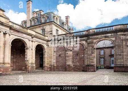 Straßburg, Frankreich - 7. September 2018: Palais Rohan vom Hof aus gesehen in Straßburg Frankreich Stockfoto