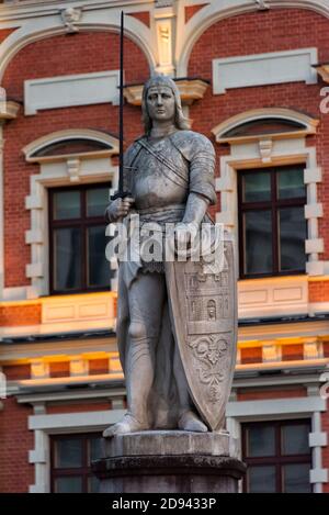 Roland, der Schutzpatron von Riga auf dem Rathausplatz der Altstadt, Riga, Lettland Stockfoto