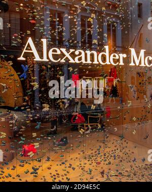 Alexander McQueen Mode, Kleidung, Accessoires Geschäft, Old Bond Street, London Stockfoto