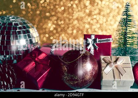 Weihnachten Komposition. Weihnachten Geschenkboxen. Urlaub Grußkarte Hintergrund. Stockfoto