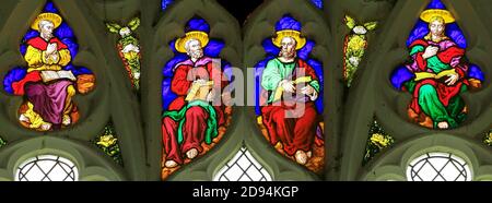 Burnham Thorpe Kirche, Norfolk, Glasmalerei, Fenster, von S. C. Yarrington, 1840, vier Evangelisten, St. Matthew, St. Mark, St. Luke, St. John Stockfoto