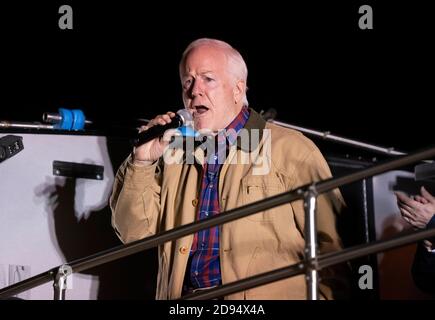 Dripping Springs, Texas, USA. November 2020. Der republikanische US-Senator JOHN CORNYN kommt auf einer Dripping Springs, Texas Ranch an, wo er seine Kampagne für eine vierte Amtszeit im US-Senat schließt. Cornyn kämpft gegen eine Herausforderung des Demokraten MJ Hegar (nicht gezeigt), einem dekorierten Armeeveteranen und politischen Neuling. Quelle: Bob Daemmrich/ZUMA Wire/Alamy Live News Stockfoto