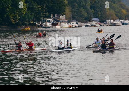 RICHMOND, VEREINIGTES KÖNIGREICH - 19. Okt 2020: Fotos vom Hasler Final Marathon Kajak Kanusport National Championships in Richmond, UK. Stockfoto