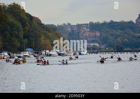 RICHMOND, VEREINIGTES KÖNIGREICH - 19. Okt 2020: Fotos vom Hasler Final Marathon Kajak Kanusport National Championships in Richmond, UK. Stockfoto