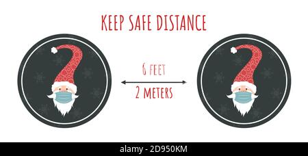 Behalte die soziale Distanz zu Weihnachten. Niedliche Weihnachtsmänner tragen eine schützende Gesichtsmaske von Coronavirus. Stock Vektor
