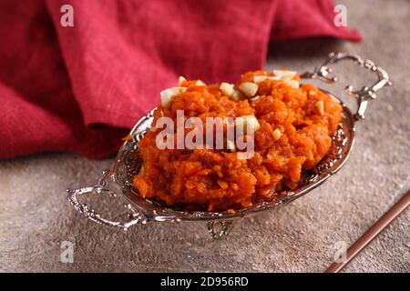 Traditionelle indische Dessert Gajar halwa Stockfoto