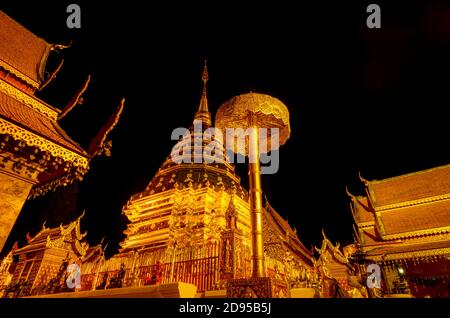 Wat Phra That Doi Suthep. Buddhistischer Tempel in Chiang Mai, Thailand. Touristische Reiseziele im Norden Thailands. Wat Phra That Doi Suthep. Stockfoto