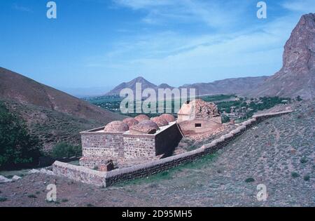 Shaykh Khurasan Mausoleum oder Khanegah auf dem Alinjachay Fluss, Julfa Bezirk, Nakhchivan, Aserbaidschan Stockfoto