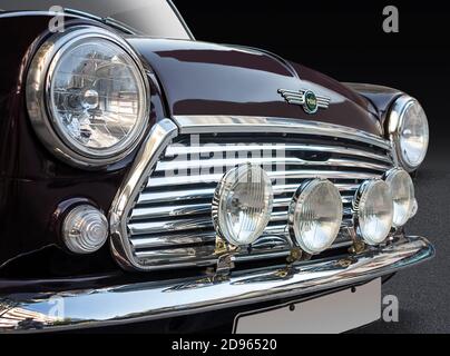 Classic Mini Cooper Chromgrill Vorderansicht Stockfoto