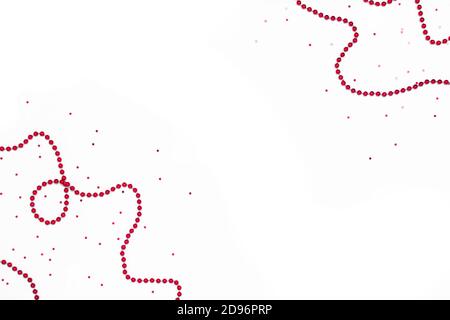 Rote Perlen Bordüre mit Konfetti. Isolierte Komposition auf weißem Hintergrund für Weihnachten, Neujahr, Jubiläum, Geburtstag. Flache Lay-Ansicht von oben, Kopierbereich Stockfoto