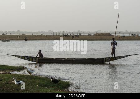 Tägliche Aktivitäten am Flussufer, Niger Fluss, Segou, Mali Stockfoto