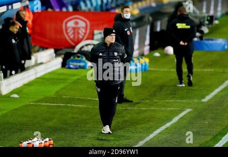 Leeds, Großbritannien. November 2020. Leeds United Manager Marcelo Bielsa während der englischen Meisterschaft Premier League Fußballspiel zwischen Leeds United und Leicester City am 2. November 2020 in Elland Road in Leeds, England - Foto Simon Davies/ProSportsImages/DPPI/LM Kredit: Paola Benini/Alamy Live News Stockfoto