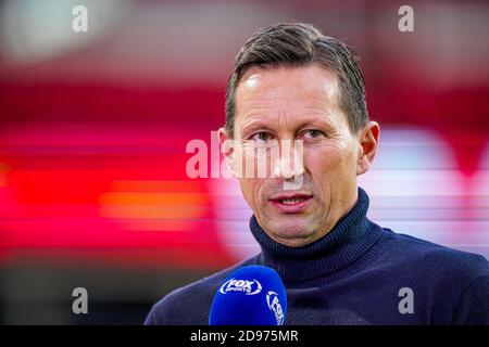 Trainer Roger Schmidt vom PSV Eindhoven während der Niederländischen Meisterschaft Eredivisie Fußballspiel zwischen PSV und ADO Den Haag am 01. November 2020 C. Stockfoto