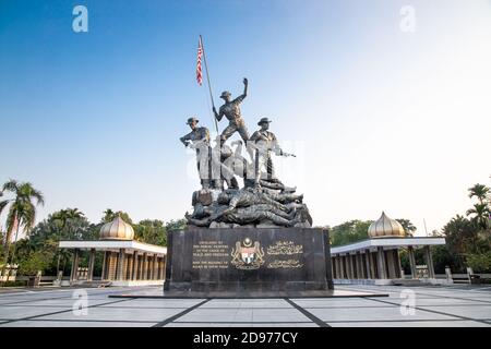 Tugu Negara National Monument, ein beliebtes Touristenziel in Kuala Lumpur. Erinnert an diejenigen, die im Kampf für die Freiheit gestorben sind Stockfoto