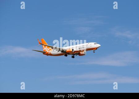 Boryspil, Ukraine - 25. September 2020: SkyUp Boeing 737-800 landet auf dem Flughafen Stockfoto