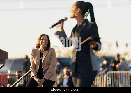PHEONIX, ARIZONA, USA - 28. Oktober 2020 - Kamala Harris beim GOTV Event mit Alicia Keys - Phoenix, AZ, USA - Foto: Geopix/Lawrence Jackson/Biden f Stockfoto