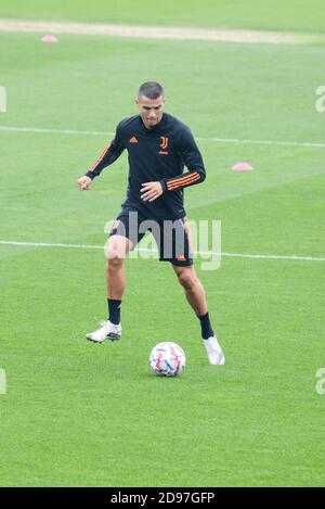 Cristiano Ronaldo während der Trainingseinheit am Vorabend des UEFA Champions League Fußballgruppe G Spiel Ferencváros gegen Juventus FC am 3. November, Stockfoto