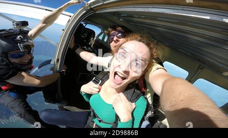 Sky Diving Tandem Selbstporträt Stockfoto