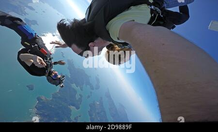 Sky Diving Tandem Selbstporträt Stockfoto