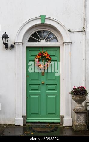 Listowel, Irland - 24. Oktober 2020: Ruhige Straßen in der Stadt Listowel während der 2. Landesweiten Sperrung aufgrund der covid-19 Pandemie Stockfoto