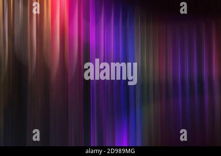 Helle, farbige Linien auf dunklem Hintergrund mit Platz für Text Stockfoto