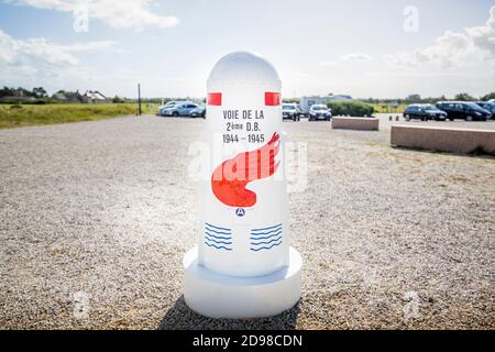 ST. MARTIN DE VARREVILLE, NORMANDIE, FRANKREICH - SEPTEMBER CIRCA, 2020. D-Day WWII Monument erinnert an die französische Landung von General Leclerc in Utah Beac Stockfoto