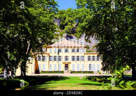 Das Schloss im Dorf Le Tholonet in der Nähe von Aix-en-Provence, Frankreich Stockfoto