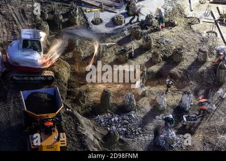 Wien, Wien: Baustellengrube, Bagger, Projekt 'Danube Flats', 22. Donaustadt, Wien, Österreich Stockfoto