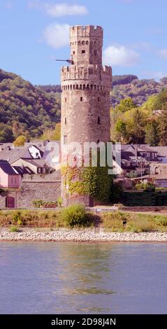 Blick auf den Ochsenturm, Ochsenturm im Dorf Oberwesel. Oberes Mittelrheintal, Rheinland-Pfalz, Deutschland, Europa Stockfoto