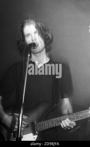 Andrew Sherriff von der Shoegazing/Alternative Rock Group Chapterhouse, auf der Bühne im Wellhead Inn, Wendover, Großbritannien, 6. April1991. Stockfoto