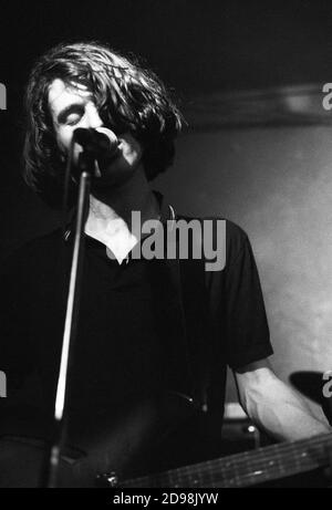 Andrew Sherriff von der Shoegazing/Alternative Rock Group Chapterhouse, auf der Bühne im Wellhead Inn, Wendover, Großbritannien, 6. April1991. Stockfoto