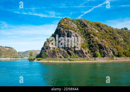 Lorelei-Felsen über dem Rhein, UNESCO-Weltkulturerbe, Sankt Goarshausen, Rheinland-Pfalz, Deutschland, Europa Stockfoto