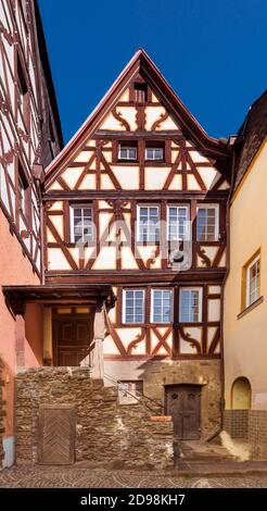 Alte Fachwerkhäuser im malerischen Dorf Cochem, Rheinland-Pfalz, Deutschland, Europa Stockfoto