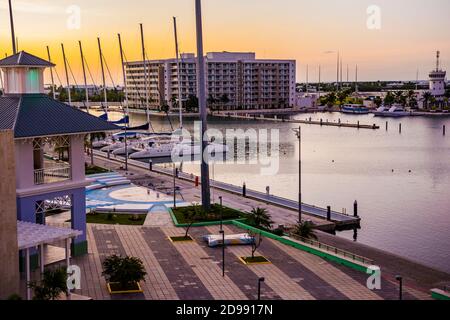 Sonnenaufgang im Marina 'Las Morlas'. Varadero, Cárdenas, Matanzas, Kuba, Lateinamerika und die Karibik Stockfoto