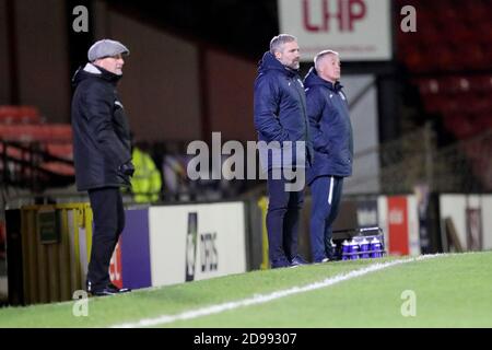 Cleethorpes, Großbritannien. November 2020. Barrow-Manager David Dunn während des Sky Bet League 2-Spiels zwischen Grimsby Town und Barrow im Blundell Park, Cleethorpes am Dienstag, den 3. November 2020. (Kredit: Mark Fletcher, Mi News) Kredit: MI Nachrichten & Sport /Alamy Live Nachrichten Stockfoto