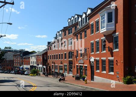 Portsmouth Bow Street ist ein Handelspfad aus dem 18. Jahrhundert und verbindet das Hafengebiet in der Innenstadt von Portsmouth, New Hampshire NH, USA. Stockfoto