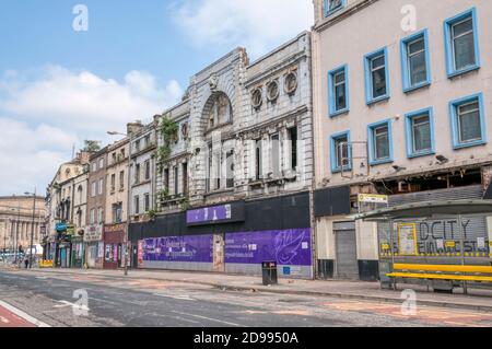 Das futuristische Kino im Mai 2016 vor der Sanierung der Lime Street in Liverpool. Stockfoto