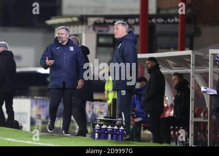 Cleethorpes, Großbritannien. November 2020. Barrow-Manager David Dunn während des Sky Bet League 2-Spiels zwischen Grimsby Town und Barrow im Blundell Park, Cleethorpes am Dienstag, den 3. November 2020. (Kredit: Mark Fletcher, Mi News) Kredit: MI Nachrichten & Sport /Alamy Live Nachrichten Stockfoto