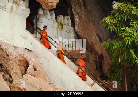 Hunderte von Buddha Statuen in Höhlen von Pak Ou, Luang Prabang in Laos. Stockfoto