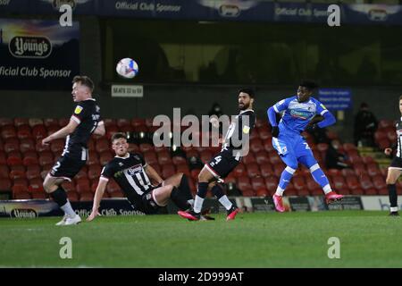 Cleethorpes, Großbritannien. November 2020. Jayden Reid of Barrow schießt am Dienstag, den 3. November 2020, im Sky Bet League 2-Spiel zwischen Grimsby Town und Barrow im Blundell Park, Cleethorpes, auf das Tor. (Kredit: Mark Fletcher, Mi News) Kredit: MI Nachrichten & Sport /Alamy Live Nachrichten Stockfoto