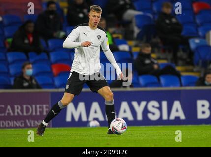 3. November 2020; Cardiff City Stadium, Cardiff, Glamorgan, Wales; English Football League Championship Football, Cardiff City gegen Barnsley; Mads Andersen kontrolliert den Ball Stockfoto