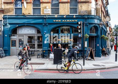 The Albany in der Great Portland Street in Fitzrovia, ein traditioneller Pub mit Comedy- und Musiknächten, London, Großbritannien Stockfoto