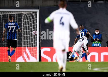 Madrid, Spanien. November 2020. MADRID, SPANIEN - 03. November 2020: Rodrygo von Real Madrid CF schießt ein Tor während des Champions-League-Fußballspiels Gruppe B zwischen Real Madrid CF und FC Internazionale. (Foto von Nicolò Campo/Sipa USA) Quelle: SIPA USA/Alamy Live News Stockfoto