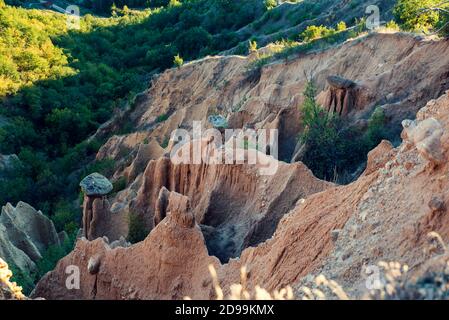 Stub Pyramiden in Bulgarien in Rila Berg Naturphänomen und Reiseziel Selektiver Fokus Stockfoto