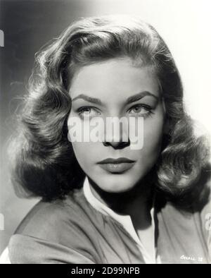 1940 's : der Film Schauspielerin LAUREN BACALL ( geboren Betty Weinstein Perske , New York 1924 ) , Frau des Schauspielers Humphrey Bogart - pubblicity still - Porträt - ritratto - attrice - lange Haare - capelli lunghi ---- Archivio GBB Stockfoto