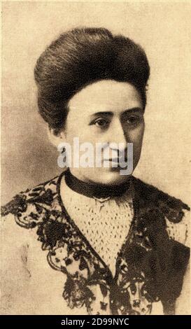 Die berühmte deutsche feministische Führerin und marxistische sozialistische Politikerin ROSA LUXEMBURG ( Zamosc , Polen 1870 - Berlin , Deutschland 1919 ) Von Polizisten getötet - POLITIK - SUFFRAGETTA - SUFRAGIST - SOCIALISMO - Karl Marx - FEMMINISTA - FEMMINISMO - chignon - Spitzenhalsband - collo di pizzo - Portrait - ritratto ---- Archivio GBB Stockfoto