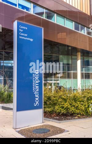 Das Zentrum für Krebsimmunologie der Universität von Southampton am Southampton General Hospital, Southampton, Hampshire, England, Großbritannien Stockfoto