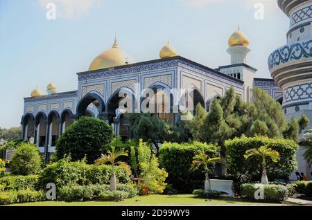 Modernes Moschee-Design brunei jame asr hassanil bolkiah Rolltreppe Stockfoto